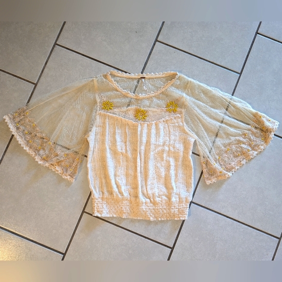 Free People Creamy Beige Hippie Top Sheer Lace wide Sleeves Size XS - Picture 1 of 9